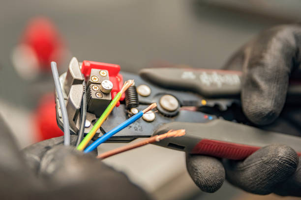 Best Affordable Electrician  in Natchez, MS